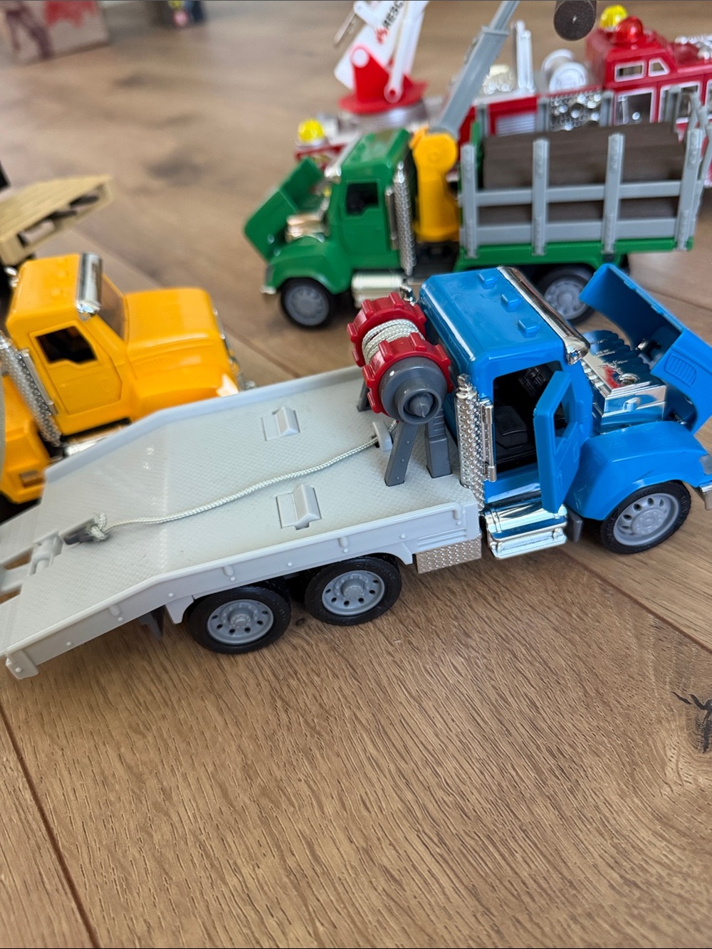 Lot of 6 different toy vehicles - Picture 10 of 16